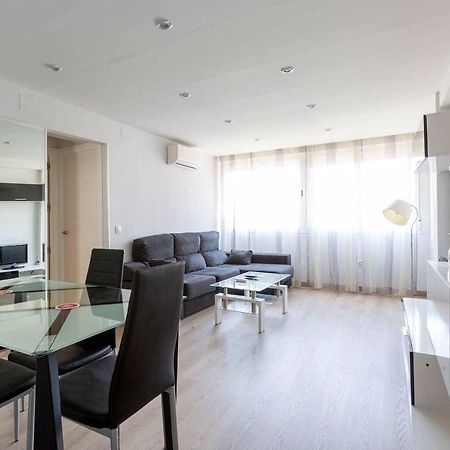 Apartamentos La Vaguada Suites Madrid Exterior photo