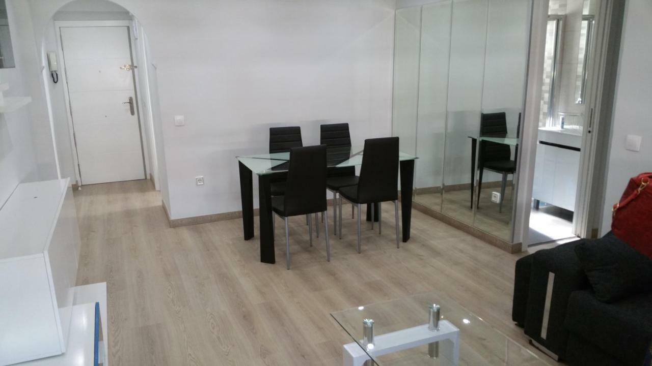 Apartamentos La Vaguada Suites Madrid Exterior photo